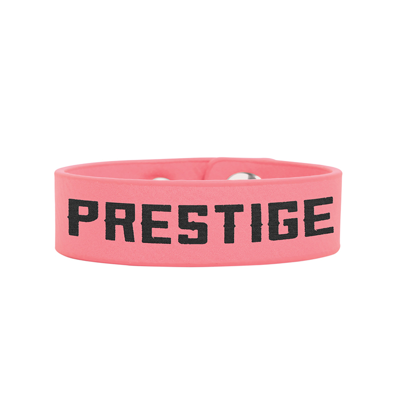 Gelang Manset Kulit Buatan yang Dapat Dilaser 9 1/2' x 2'. Gelang Manset Kulit Buatan yang Dapat Dilaser 9 1/2' x 2'.