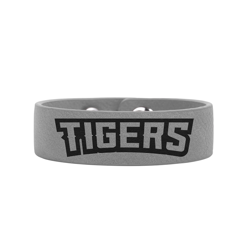 Gelang Manset Kulit Buatan yang Dapat Dilaser 9 1/2' x 2'. Gelang Manset Kulit Buatan yang Dapat Dilaser 9 1/2' x 2'.